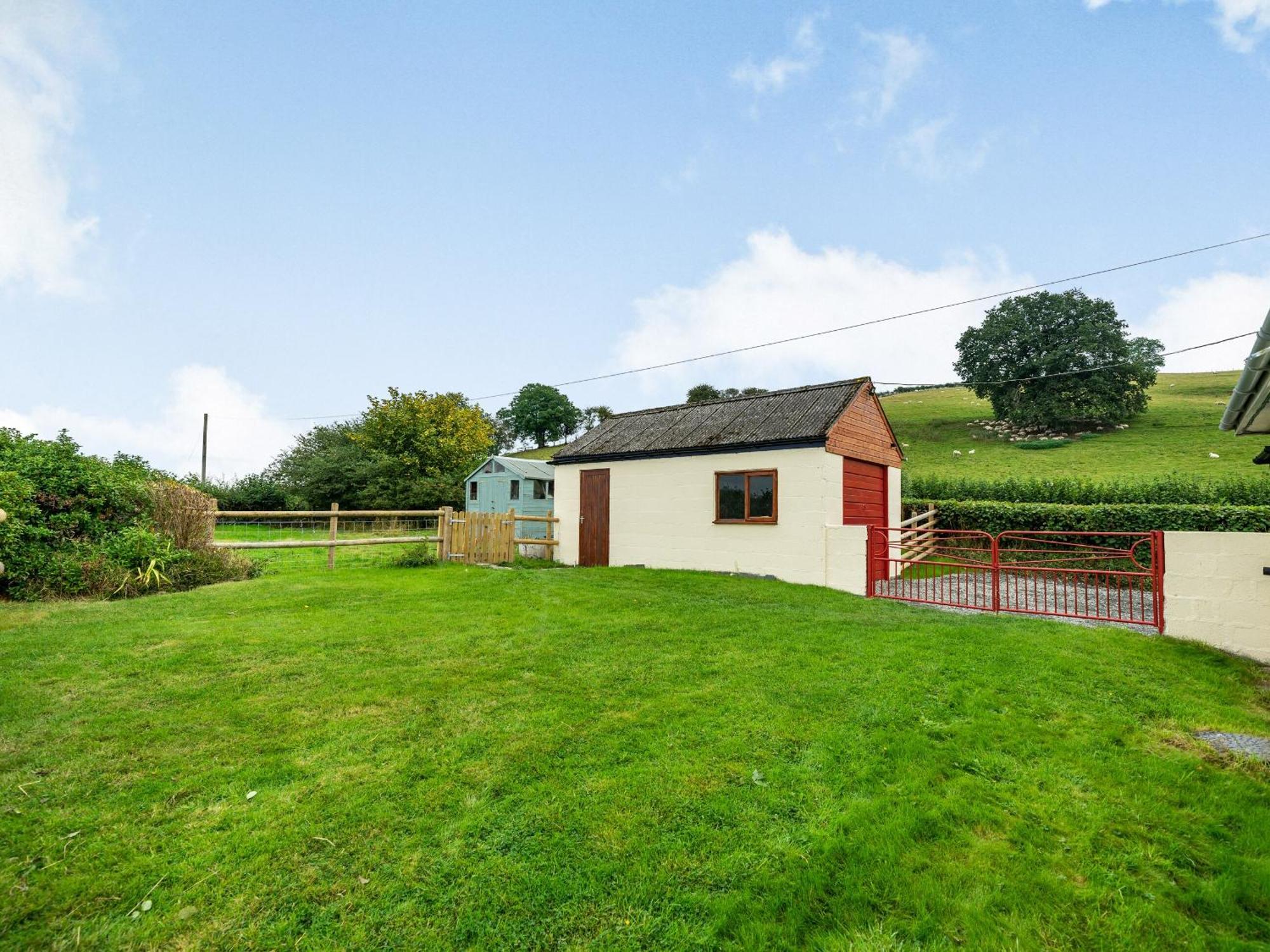 Meadowcroft Villa Bettws Disserth Екстериор снимка