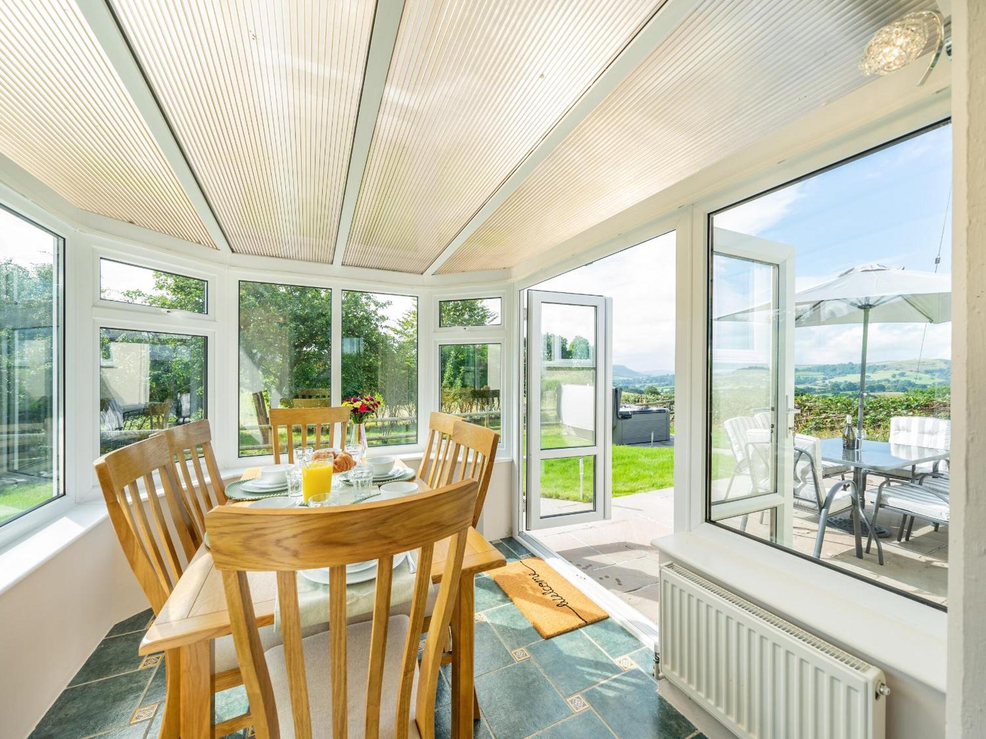 Meadowcroft Villa Bettws Disserth Екстериор снимка