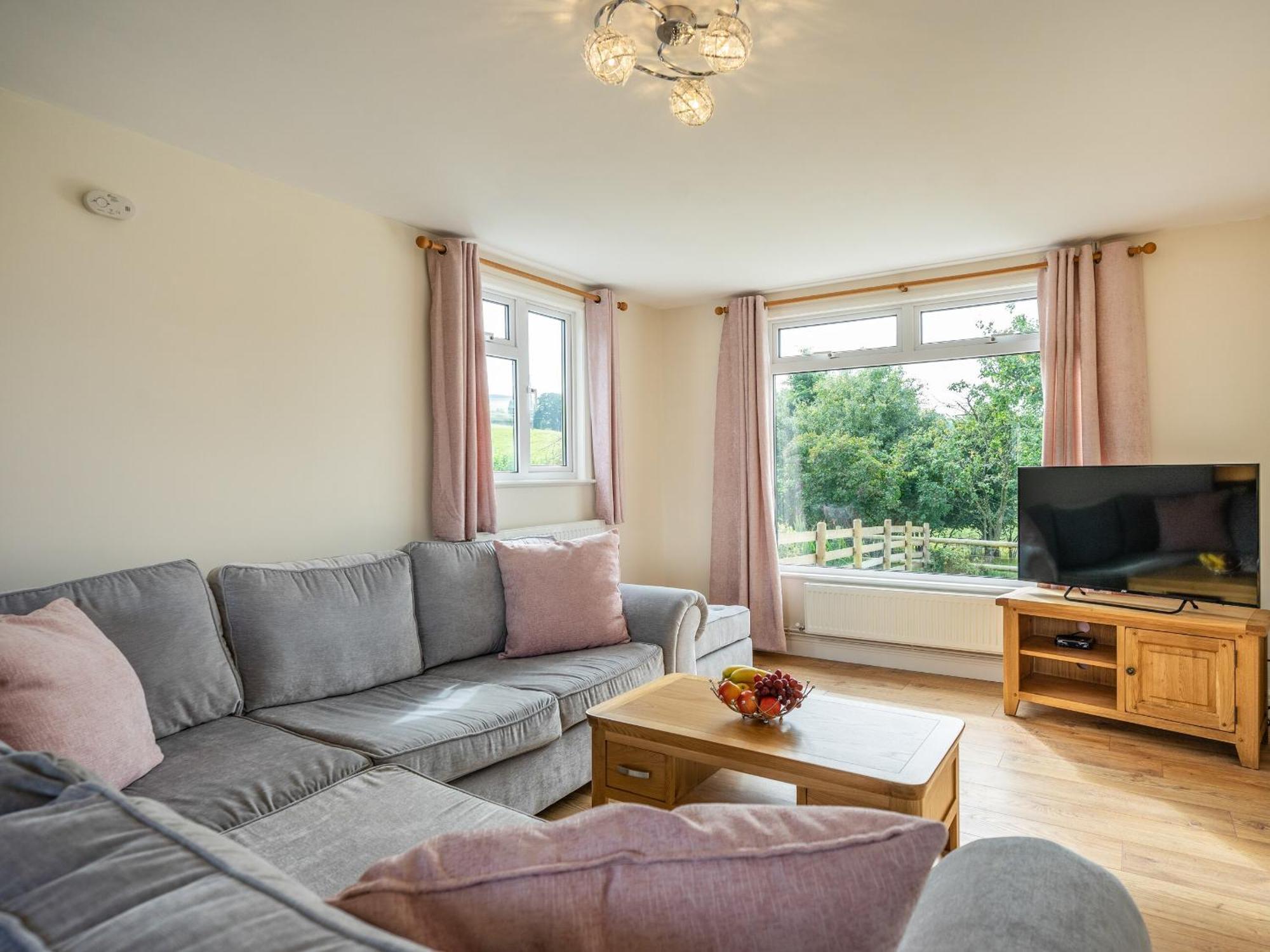 Meadowcroft Villa Bettws Disserth Екстериор снимка