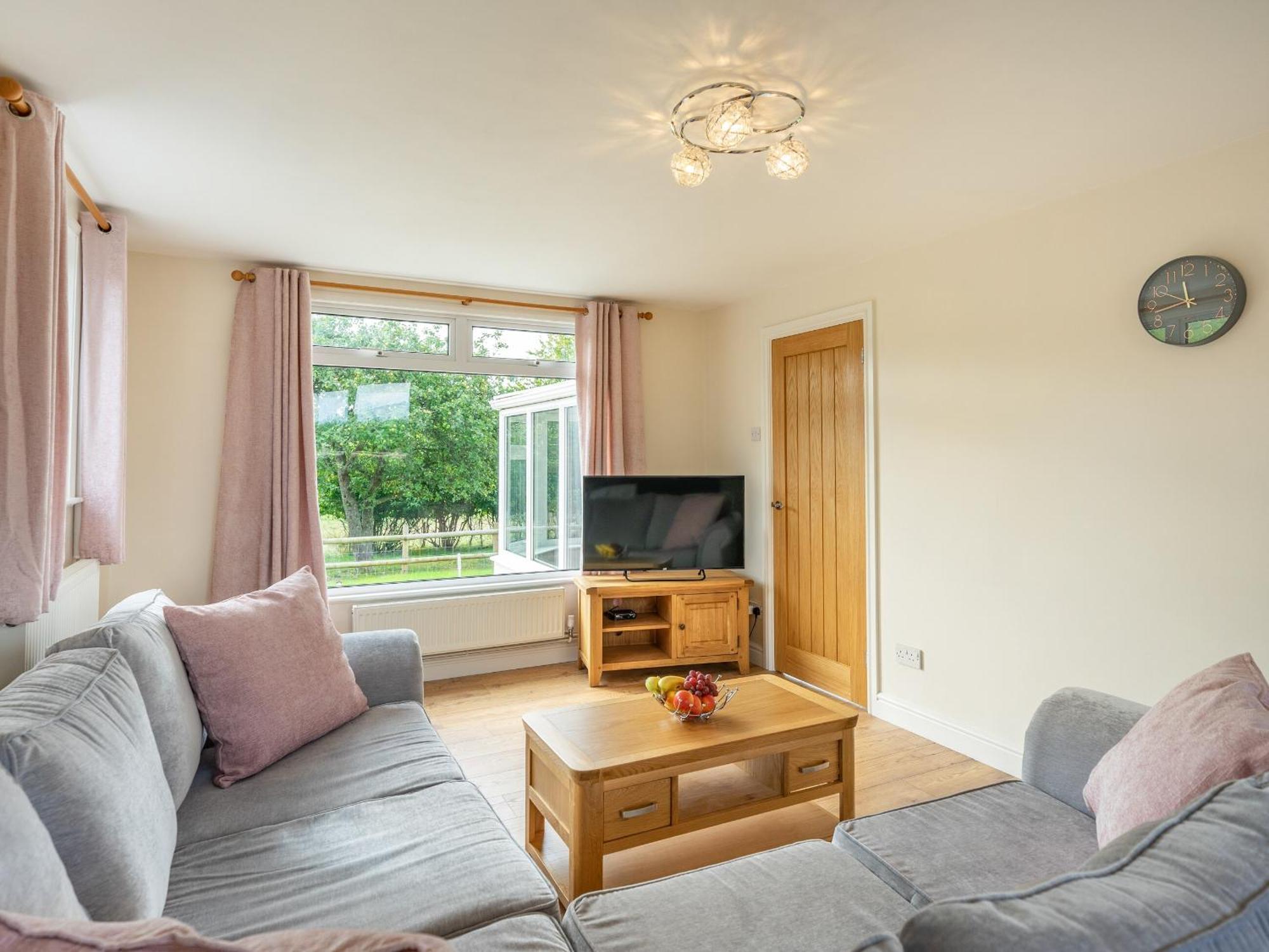 Meadowcroft Villa Bettws Disserth Екстериор снимка